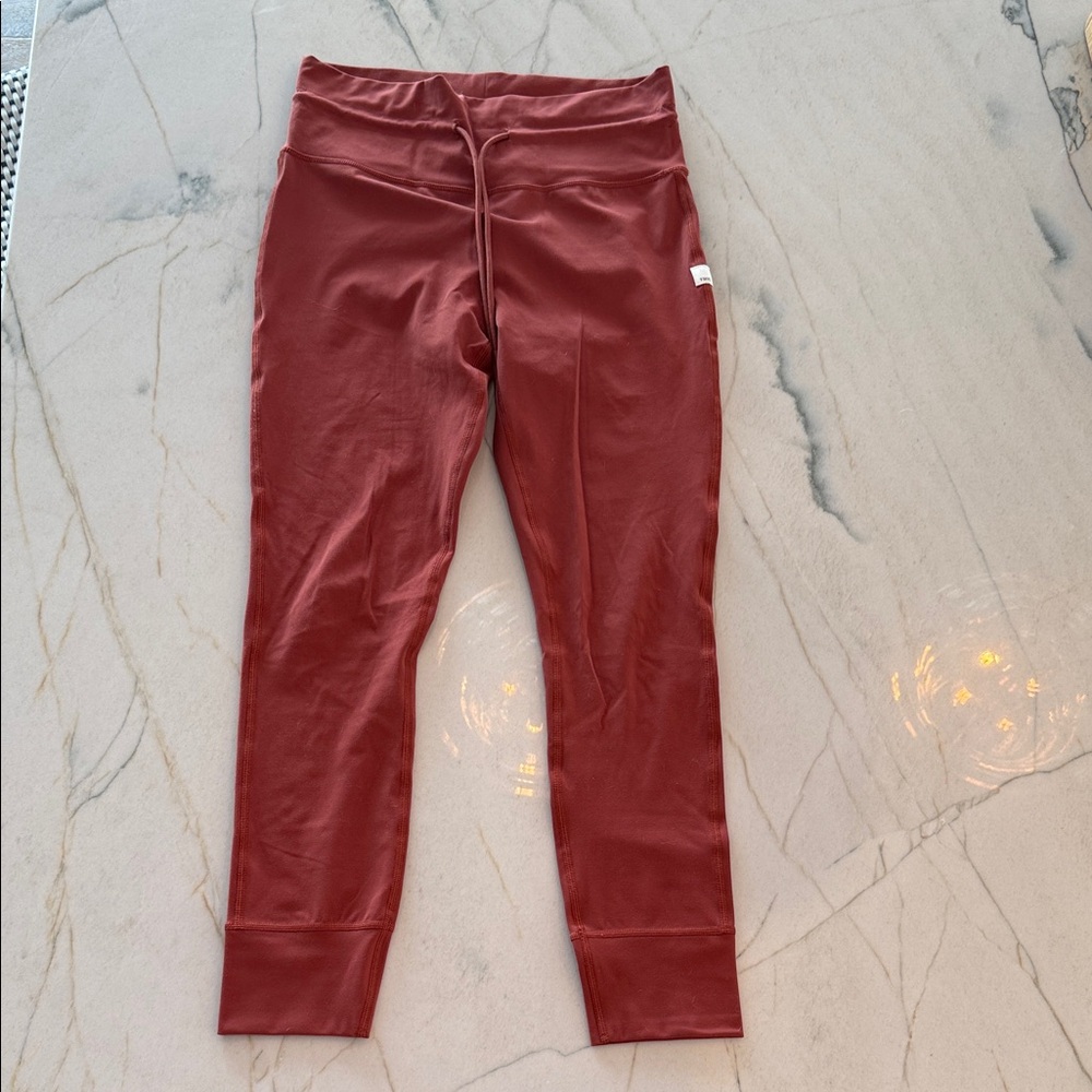 Vuori Women's Burgundy Leggings